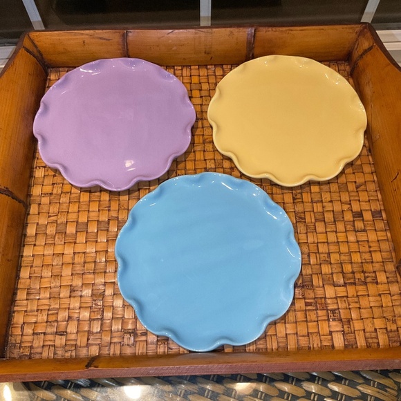 Williams Sonoma Pastel Scalloped 8” Desert Plates - Picture 1 of 4